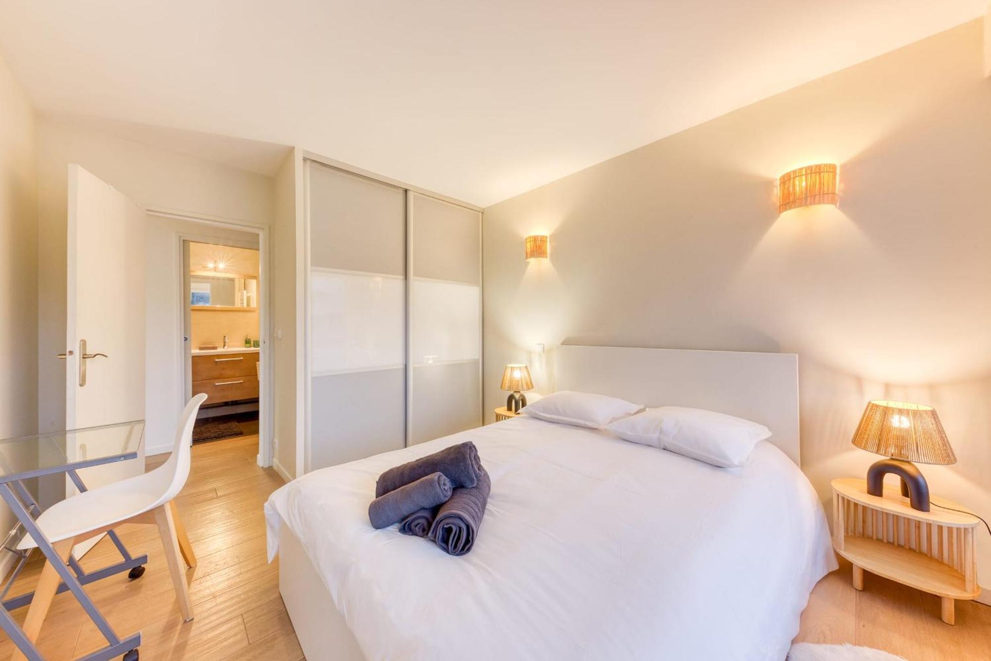 Grand Appartement Spacieux - Proche Paris Севр Экстерьер фото